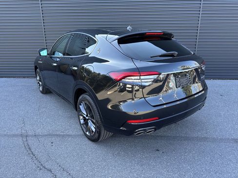 Used 2024 Maserati Levante GT Ultima image 3