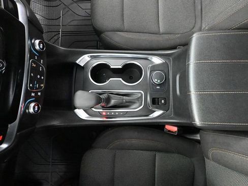 Used 2021 Chevrolet Traverse LT FWD image 29