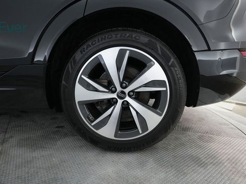 Used 2024 Audi Q8 e-tron Premium Plus w/ Premium Plus Package AWD/4WD image 9