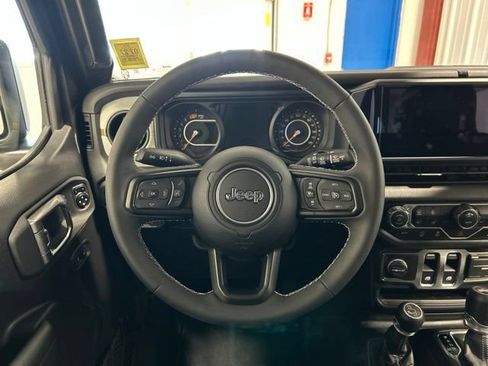 Used 2025 Jeep Wrangler Sport AWD/4WD image 14