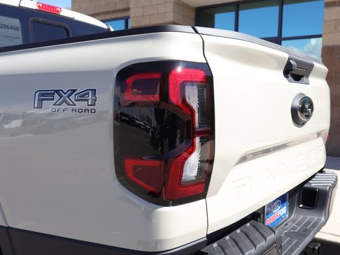 Used 2025 Ford Ranger Lariat w/ FX4 Off-Road Package image 18