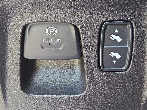 Used 2022 RAM 1500 Limited image 20