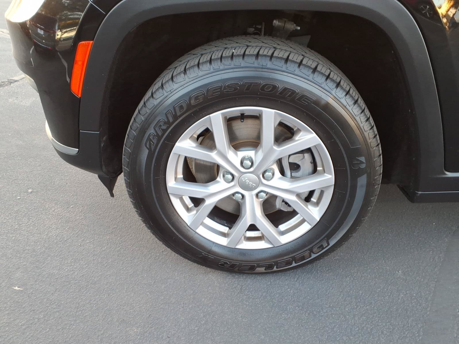 Used 2021 Jeep Grand Cherokee L Limited AWD/4WD image 9