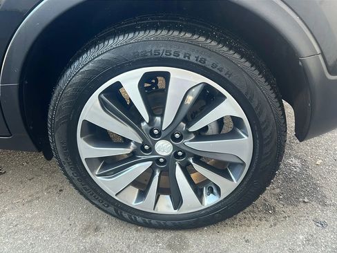 Used 2019 Buick Encore Essence FWD image 11