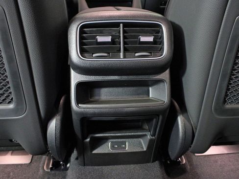 Certified 2025 Mercedes-Benz GLE 450 4MATIC image 31