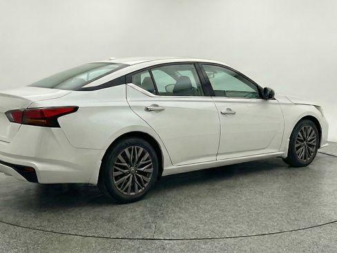 Used 2025 Nissan Altima 2.5 SV image 9