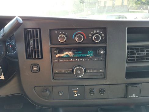 Used 2017 Chevrolet Express 2500 image 12