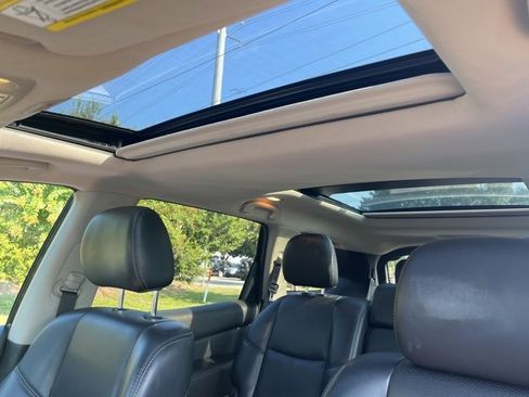 Used 2017 Nissan Pathfinder Platinum image 32
