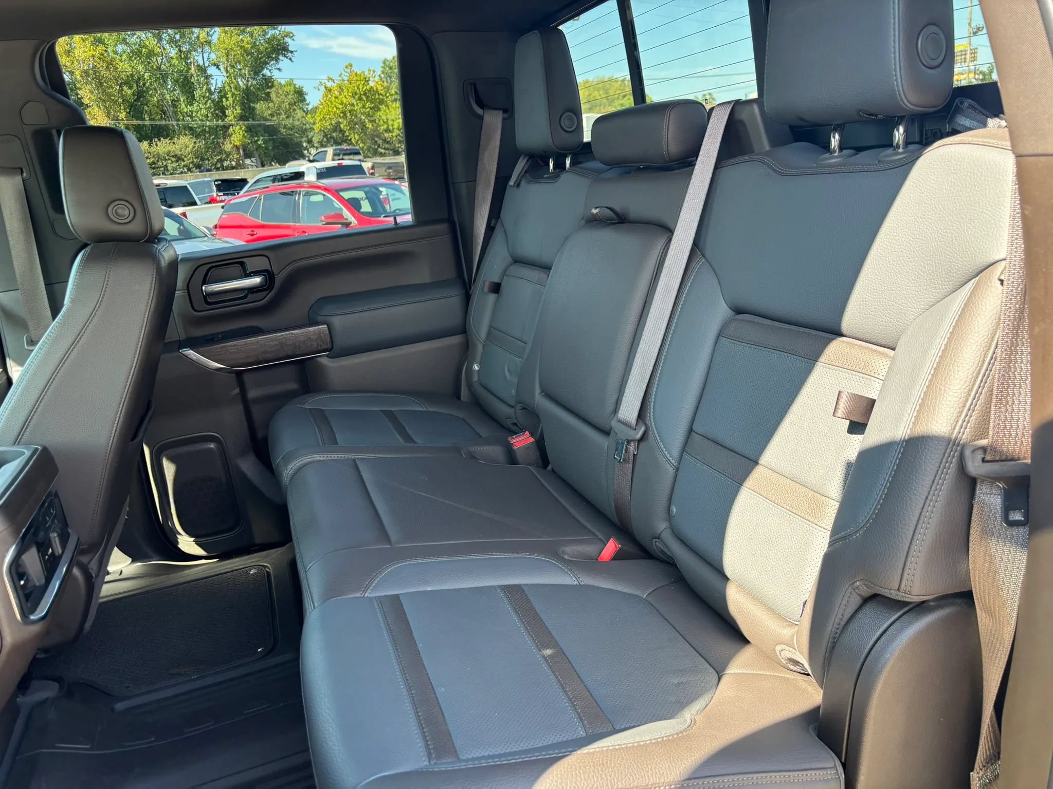 Used 2021 GMC Sierra 2500 Denali w/ Denali Ultimate Package AWD/4WD image 16
