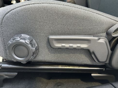 Used 2025 Jeep Wrangler Sahara w/ Safety Group image 13