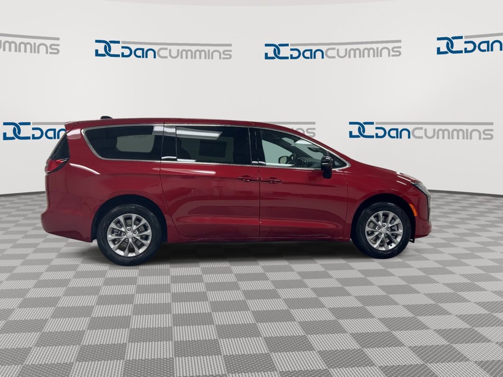 New 2027 Chrysler Pacifica Select AWD/4WD image 9