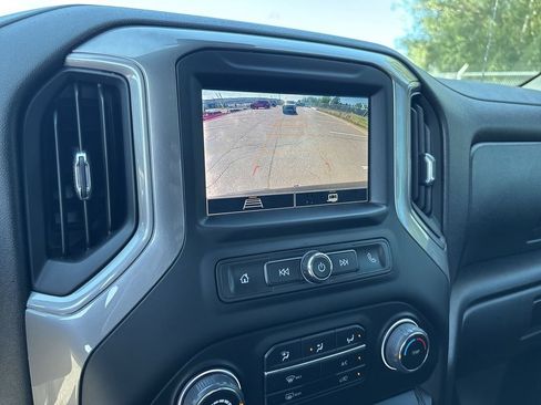 Certified 2022 Chevrolet Silverado 1500 Custom AWD/4WD image 18