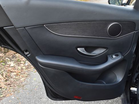 Used 2021 Mercedes-Benz GLC 300 4MATIC image 26