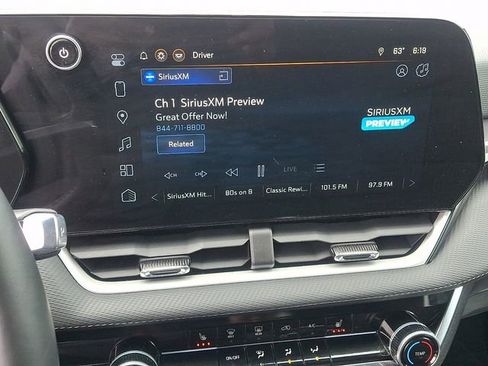 Used 2025 Chevrolet Equinox LT FWD image 13