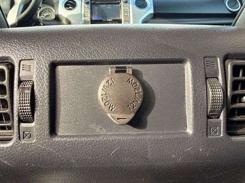 Used 2017 Toyota Tundra SR5 w/ SR5 Upgrade Package RWD image 25