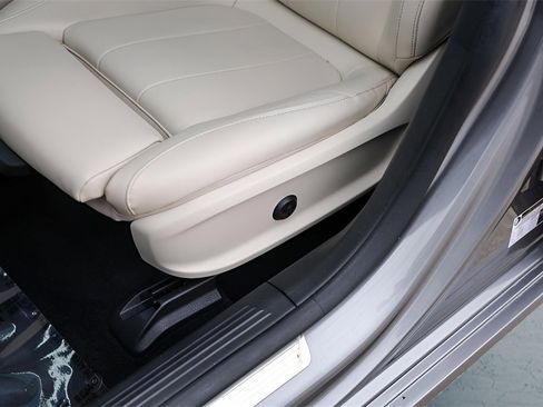 Used 2022 Mercedes-Benz CLA 250 image 11