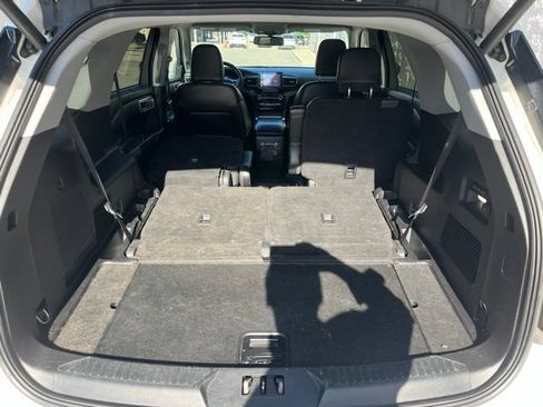 Used 2021 Ford Explorer Limited w/ Equipment Group 301A AWD/4WD image 13