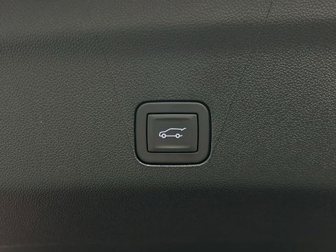 Used 2025 Cadillac Escalade Sport Platinum w/ LPO, ONYX Package image 14