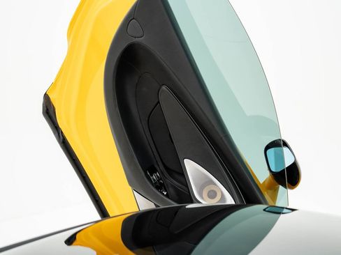 Used 2023 McLaren GT image 32