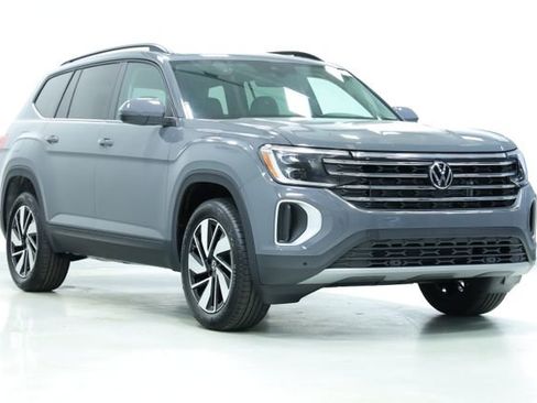 New 2026 Volkswagen Atlas SE FWD image 3