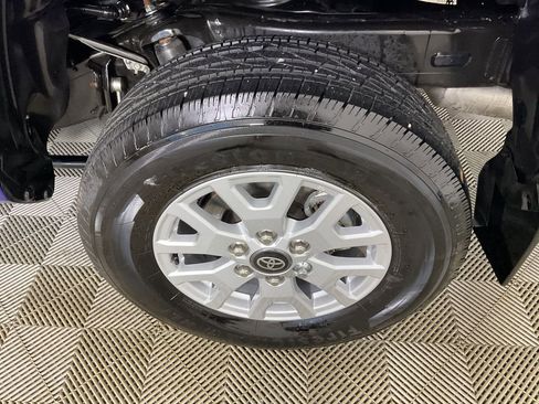 Certified 2024 Toyota Tacoma SR5 image 6