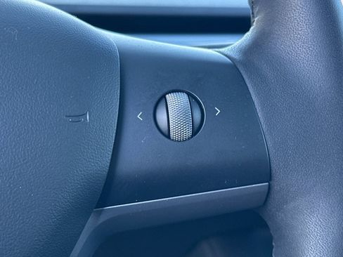 Used 2022 Tesla Model 3 Standard Range image 30