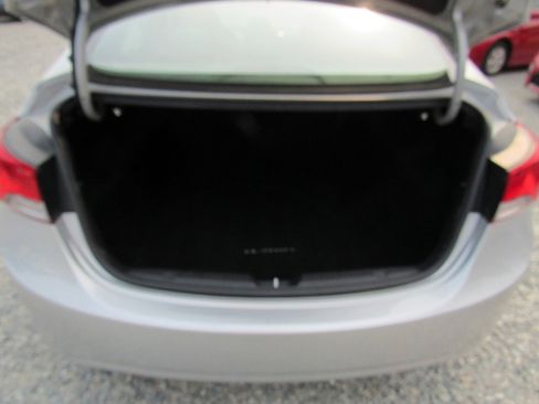 Used 2013 Hyundai Elantra Limited w/ Technology Pkg image 9