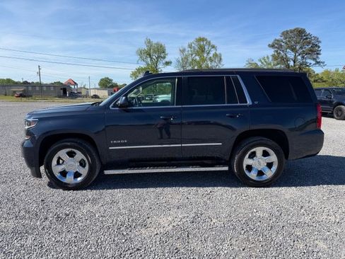 Used 2019 Chevrolet Tahoe LT w/ LT Signature Package image 3
