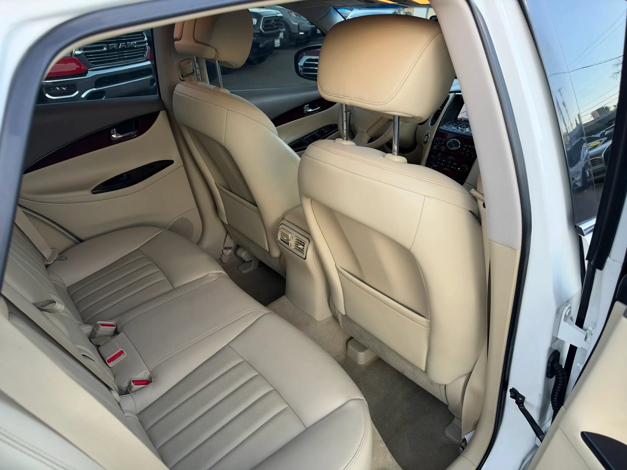 Used 2015 INFINITI QX50 Journey w/ Premium Package AWD/4WD image 18