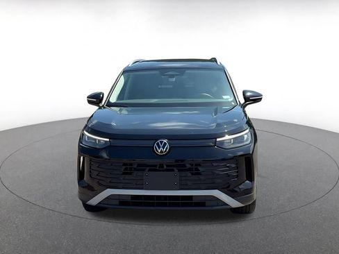 Used 2026 Volkswagen Tiguan SE AWD/4WD image 4