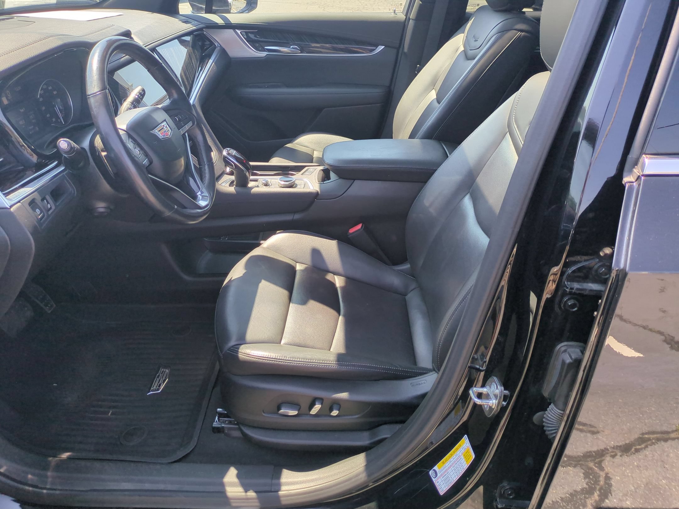 Certified 2024 Cadillac XT6 Premium Luxury AWD/4WD image 15