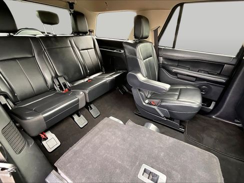 Certified 2024 Ford Expedition XLT RWD image 18