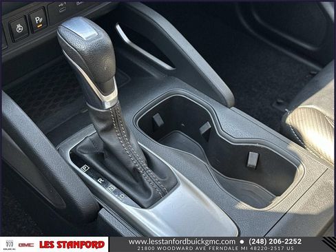 Used 2022 Nissan Frontier SV w/ SV Premium Package image 34