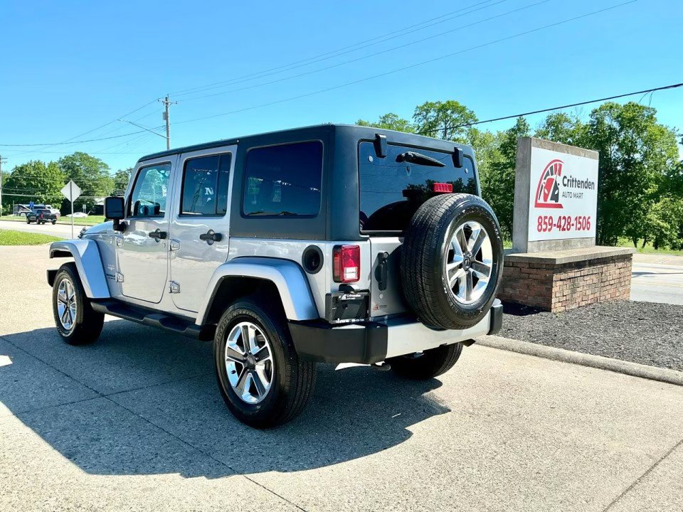 Used 2014 Jeep Wrangler Unlimited Sahara AWD/4WD image 7