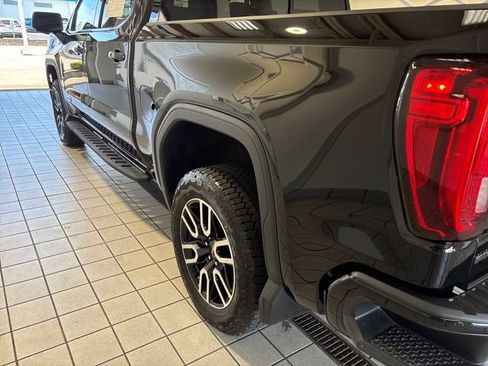 Used 2025 GMC Sierra 1500 AT4 w/ AT4 Premium Package AWD/4WD image 19