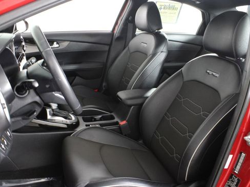 Used 2024 Kia Forte GT-Line w/ GT-Line Premium Package image 18