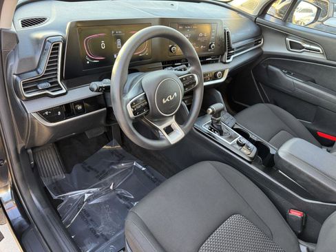 Used 2024 Kia Sportage LX image 15