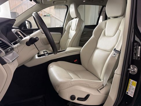 Used 2023 Volvo XC90 B5 Core w/ Climate Package AWD/4WD image 5