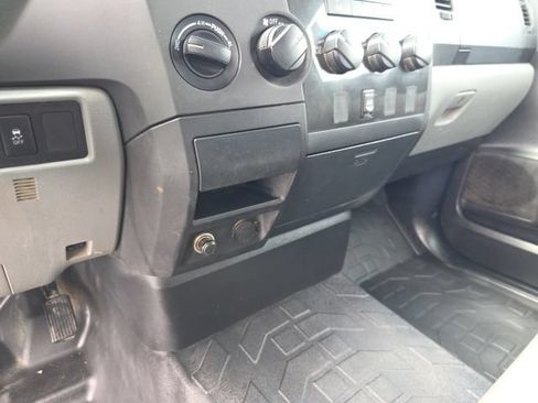 Used 2010 Toyota Tundra 4x4 Regular Cab Long Bed image 19