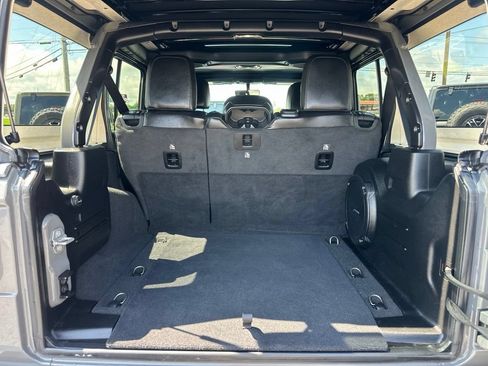 Used 2021 Jeep Wrangler Unlimited Sahara AWD/4WD image 10