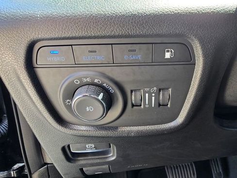 Used 2022 Jeep Grand Cherokee Overland AWD/4WD image 12