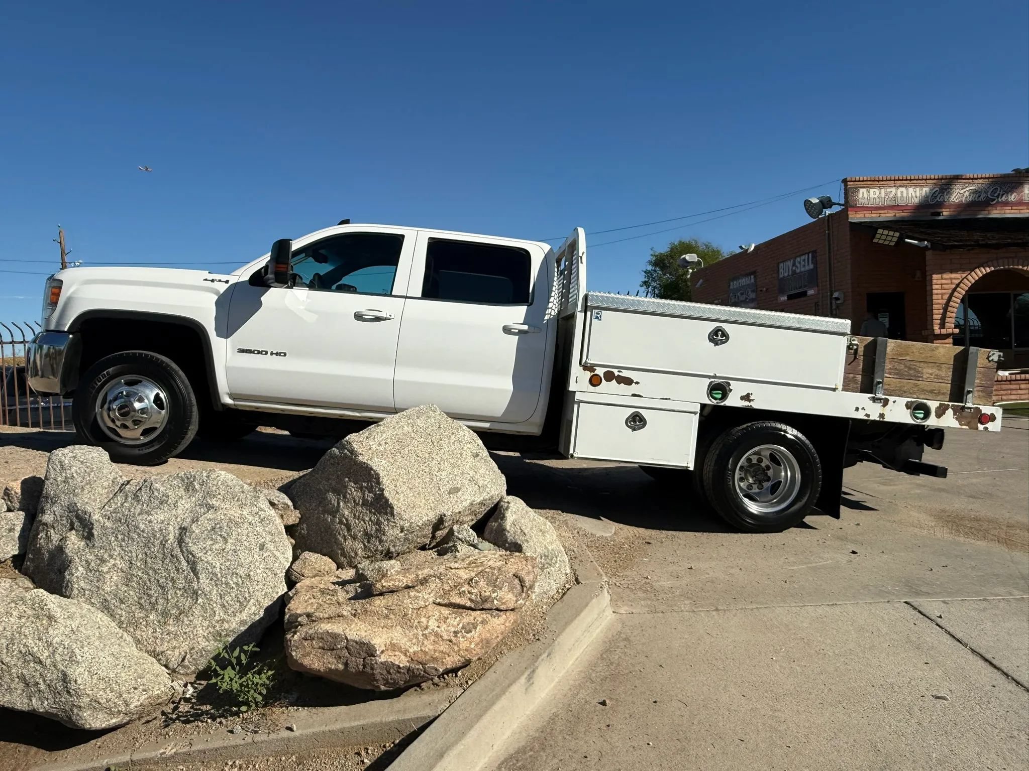 Used 2015 GMC Sierra 3500 SLE w/ SLE Preferred Package AWD/4WD image 1