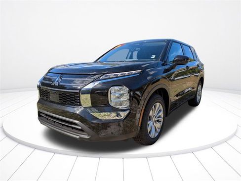 New 2025 Mitsubishi Outlander ES image 8