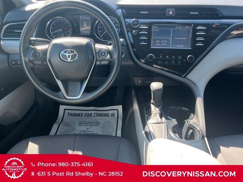 Used 2019 Toyota Camry LE image 10