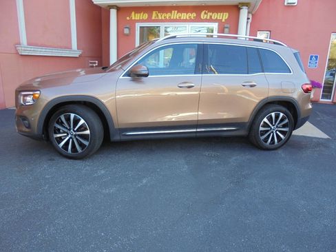 Used 2022 Mercedes-Benz GLB 250 4MATIC image 29