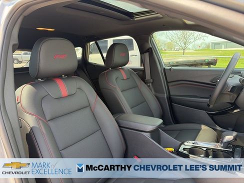 New 2026 Chevrolet Trax RS w/ Sunroof Package image 32