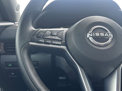 Used 2025 Nissan Sentra SV FWD image 18