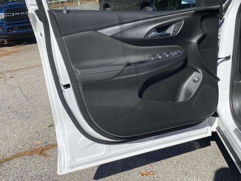 Used 2025 Buick Envista Avenir image 17