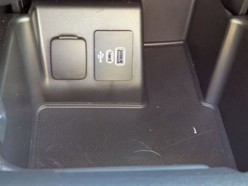 Certified 2025 Ford Explorer Active RWD image 25