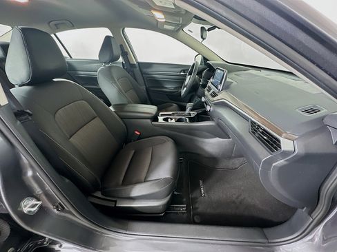 Used 2024 Nissan Altima 2.5 SV image 29